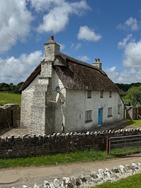 English Cottage Architecture: Thatched Roofs & Garden Walls