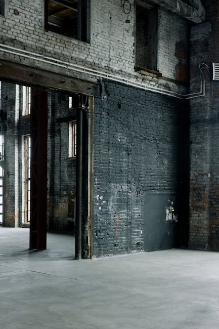 Industrial Loft Interior: Brick, Metal & Raw Edge
